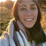 Muy buena profesional, dispuesta a enseñar de manera sencilla.